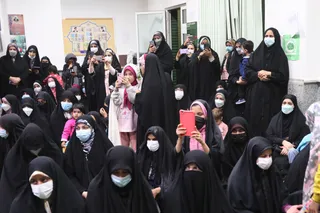 تصاویر اقامه نماز و سخنرانی در جمع نمازگزاران مسجد شهرک امام علی (ع) بندرعباس