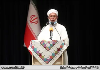 تصاویر نشست علمای شیعه و سنی، نمایندگان اقشار مختلف و مدیران شهرستان چابهار با حضور رئیس جمهور