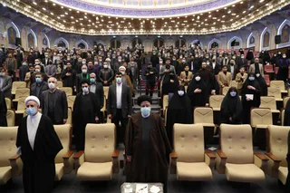 تصاویر دیدار رئیس جمهور با نخبگان ، علماء ، خانواده شهدا ، ایثارگران و جمعی از اقشار مختلف مردم