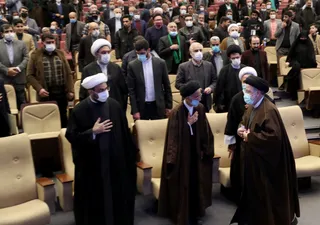 تصاویر دیدار رئیس جمهور با نخبگان ، علماء ، خانواده شهدا ، ایثارگران و جمعی از اقشار مختلف مردم