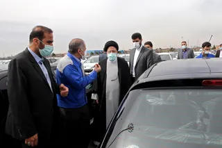 تصاویر بازدید از انبار و خط تولید ایران خودرو