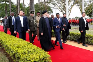 تصاویر دکتر رئیسی «نایروبی» را به مقصد «کامپالا» ترک کرد