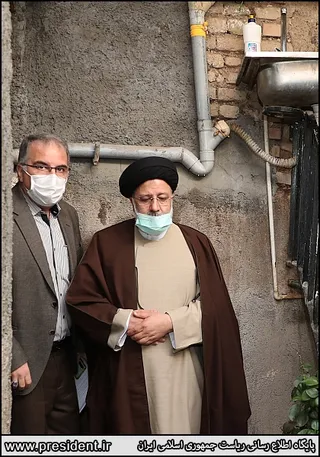 تصاویر حضور رئیس جمهور در کنار مردم شریف محله های زنجان