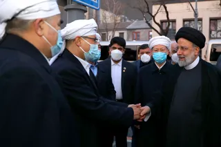 تصاویر اقامه نماز جماعت و سخنرانی در مسجد تاریخی «دونگ سی» پکن