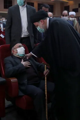 تصاویر دیدار رئیس جمهور با نخبگان ، علماء ، خانواده شهدا ، ایثارگران و جمعی از اقشار مختلف مردم