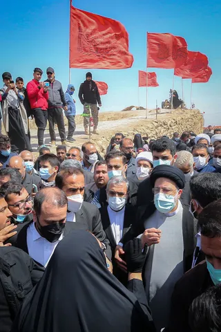 تصاویر رئیس جمهور در جمع زائران راهیان نور در منطقه شلمچه