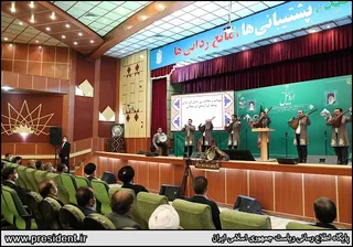 تصاویردیدار رئیس جمهور با نخبگان ، علماء ، خانواده شهدا ، ایثارگران و جمعی از اقشار مختلف مردم