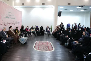 تصاویر دیدار با جمعی از دختران شرکت کننده در برنامه «بینهایت شو»