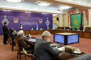 دستور رئیس دستگاه قضا به دادستان برای رسیدگی به علت صدور مجوز صادرات به افراد فاقد صلاحیت/ گره زدن تصمیم گیری‌ها به انتخابات آمریکا آدرس غلط دادن به ملت است