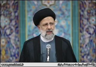 تصاویر حضور و گفتگوی رئیس جمهور با حاشیه نشینان شهر چابهار