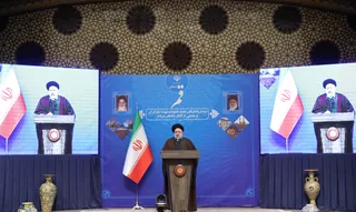 تصاویر دیدار رئیس جمهور با نخبگان ، علماء ، خانواده شهدا ، ایثارگران و جمعی از اقشار مختلف مردم