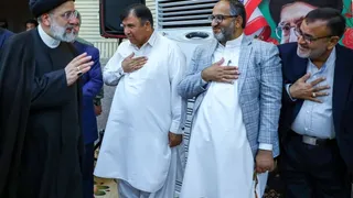 نشست  نشست با جمعی از علما و سران طوایف جنوب سیستان و بلوچستان