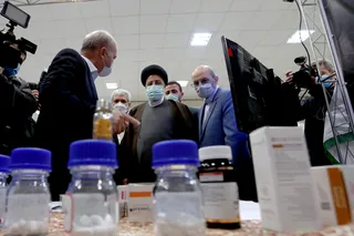 تصاویر بازدید رئیس جمهور از نمایشگاه دستاوردهای فناورانه دانشگاه صنعتی شریف