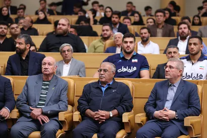 تصاویر مراسم تجلیل از مدال آوران و قهرمانان ورزشی