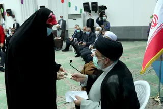 تصاویر دیدار و گفتگوی صمیمی با جمعی از خانواده شهدای مازندران