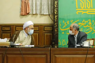 مشکلات معیشتی امروز مردم، راه‌حل‌های اقتصادی دارد نه راهکار سیاسی/ مسئولان و سیاسیون از حاشیه‌سازی پرهیز کنند و به مسائل اصلی مردم بپردازند/ کسانی که تصور می‌کنند می‌توانند مرتکب جرم شوند و با فرار از کشور از چنگال عدالت بگریزند سخت در اشتباهند