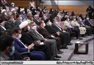 تصاویر دیدار رئیس جمهور با نخبگان ، علماء ، خانواده شهدا ، ایثارگران و جمعی از اقشار مختلف مردم کهکیلویه وبویراحمد