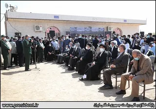 تصاویر بازدید هوایی رئیس جمهور از منطقه دشت آزادگان و هورالعظیم و حضور در میان مردم روستاهای اطراف هویزه