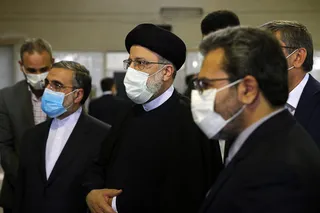 بازدید حجت‌الاسلام والمسلمین رئیسی از کارخانه صنایع غذایی کیوان