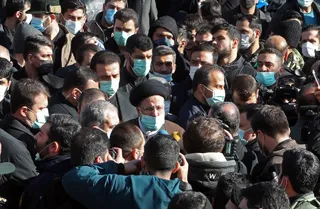 تصاویر حضور آیت‌الله رئیسی در مراسم تشییع شهدا