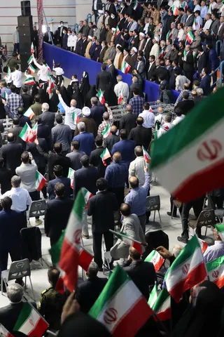 تصاویر دیدار رئیس جمهور با اقشار مختلف مردم