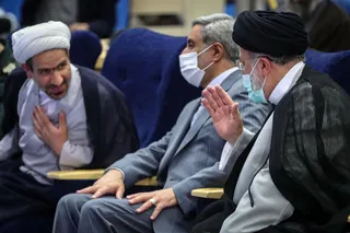 تصاویر دیدار با خانواده شهدا ، ایثارگران و نخبگان استان همدان