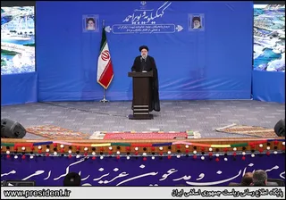 تصاویر دیدار رئیس جمهور با نخبگان ، علماء ، خانواده شهدا ، ایثارگران و جمعی از اقشار مختلف مردم کهکیلویه وبویراحمد