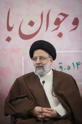 تصاویر دیدار با جمعی از دختران شرکت کننده در برنامه «بینهایت شو»