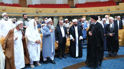تصاویر نشست علما و نخبگان اهل سنت سراسر کشور با رئیس جمهور