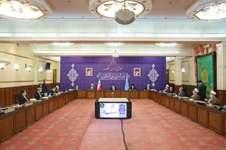 مسئولان و دولتمردان وظیفه دارند در شب عید با رفع دغدغه‌های جامعه، دسترسی مردم به کالاهای مورد نظرشان را تسهیل کنند/ نباید وضعیت به گونه ای باشد که دلالان عرصه را برای مردم، تولیدکنندگان و توزیع کنندگان تنگ کنند
