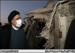 حضور و گفتگوی رئیس جمهور با حاشیه نشینان شهر چابهار