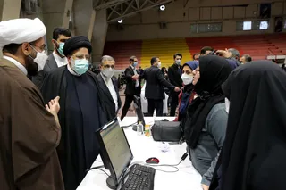 تصاویر بازدید از مرکز رسیدگی به نامه های مردمی در رشت