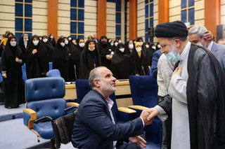 تصاویر دیدار با خانواده شهدا ، ایثارگران و نخبگان استان همدان