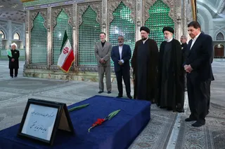 تصاویر تجدید میثاق رئیس جمهور و اعضای هیئت دولت با آرمان‌های امام راحل و شهدای انقلاب اسلامی
