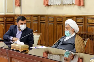 اگر آنقدر که جلسه گذاشتند تا چگونه از غرب کمک بگیرند، برای رونق تولید جلسه می‌گذاشتند، گره‌های بزرگی در کشور باز شده بود