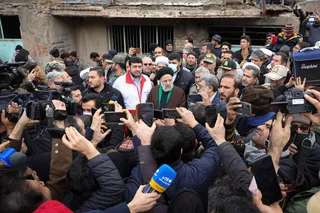 تصاویر بازدید میدانی دکتر رئیسی از مناطق زلزله‌زده شهرستان خوی و روستای بدلان