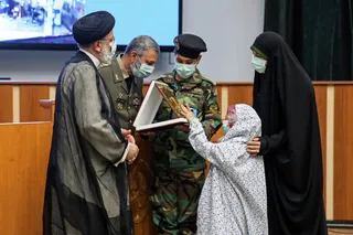 ویژگی ارتش ما این است که ارتش ولایی است؛ این ارتش مردم را باور دارد و مردم هم به ارتش اعتماد دارند