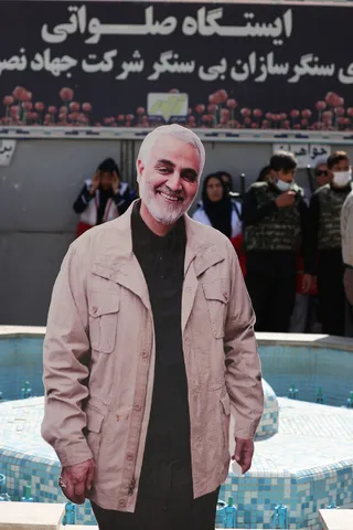 تصاویر زیارت گلزار شهدای کرمان و مزار حاج قاسم سلیمانی