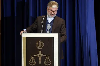 دستگاه قضایی باید از موضع قانون به موقع و با اقتدار ظاهر شود و اجازه ندهد اشرار و متجاسران به قانون امنیت مردم را تهدید و سلب کنند