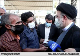 حضور رئیس جمهور در گلزار شهدای بیرجند