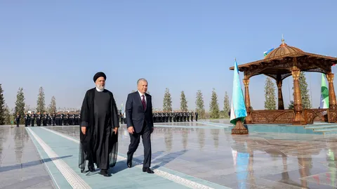 تصاویر مراسم استقبال رسمی از آیت الله رئیسی توسط رئیس جمهور ازبکستان