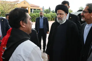 تصاویر اهدای تاج گل به یادمان رهبران انقلاب نیکاراگوئه