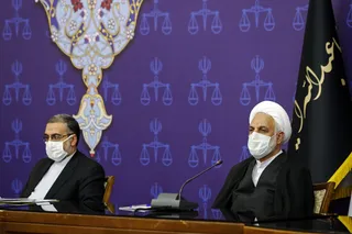 بخشی از مشکلات امروز کشور ناشی از چشم دوختن به لبخند یا خشم خارجی هاست؛ داشتن روحیه جهادی و کار انقلابی گره گشاست/ رفتار آمریکایی‌ها هم نقض «حقوق بین الملل» است هم نقض «حقوق معاهدات» / باید انجام تکالیف اروپایی‌ها از آنها مطالبه شود