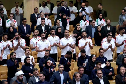 آیین تجلیل از قهرمانان و مدال آوران