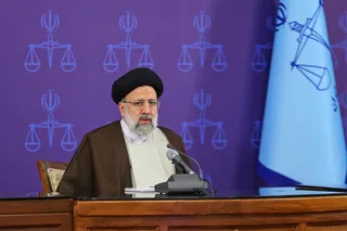 اگر آنقدر که جلسه گذاشتند تا چگونه از غرب کمک بگیرند، برای رونق تولید جلسه می‌گذاشتند، گره‌های بزرگی در کشور باز شده بود