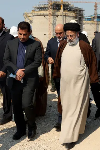 تصویر بازدید از پروژه «ایران ال‌ان‌جی» در پارس جنوبی