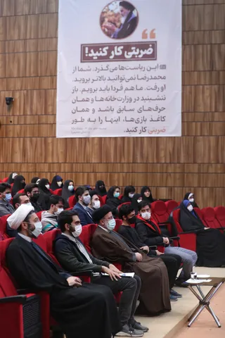 تصاویر دیدار دانشجویان و تشکلهای دانشجویی با رئیس جمهور