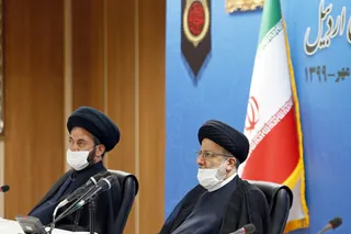 تاکید آیت‌الله رئیسی بر رسیدگی به تک‌تک نامه‌های مردم اردبیل در جریان سفر استانی