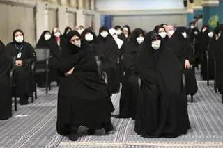 تصاویر حضور رئیس جمهور در دیدار مسئولان نظام و میهمانان کنفرانس وحدت اسلامى‌ با رهبر معظم انقلاب