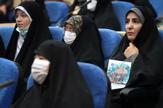 تصاویر دیدار با خانواده شهدا ، ایثارگران و نخبگان استان همدان